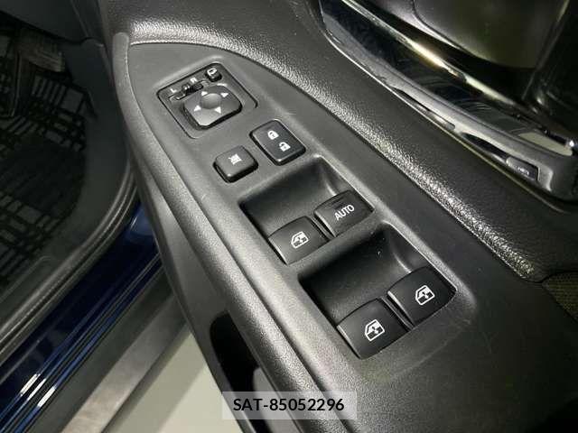 Mitsubishi OUTLANDER 2017-07 8563124-14