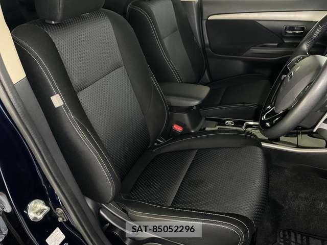 Mitsubishi OUTLANDER 2017-07 8563124-15