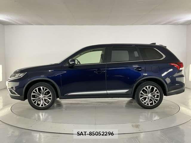 Mitsubishi OUTLANDER 2017-07 8563124-2