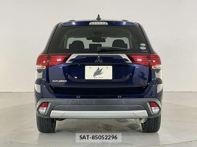 Mitsubishi OUTLANDER 2017-07 8563124-4