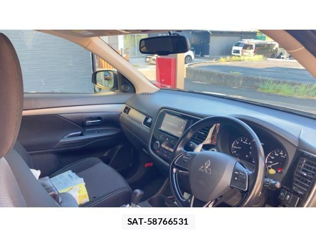 Mitsubishi OUTLANDER 2016-10 8563125-9