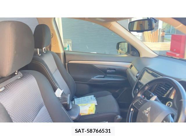 Mitsubishi OUTLANDER 2016-10 8563125-10