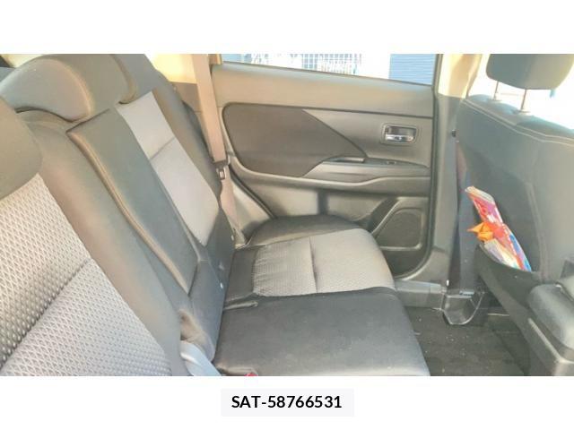 Mitsubishi OUTLANDER 2016-10 8563125-12