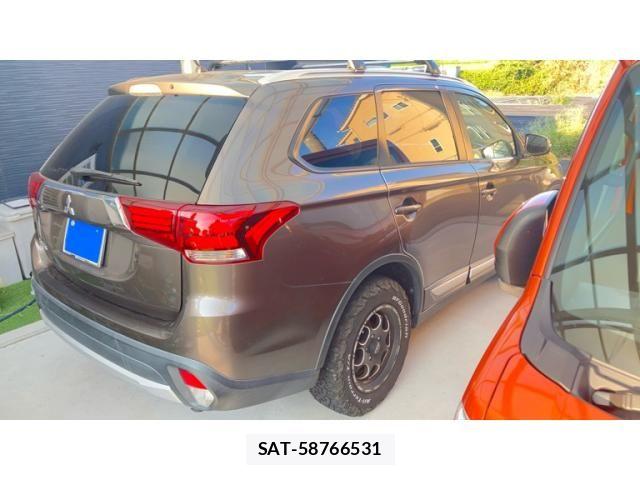 Mitsubishi OUTLANDER 2016-10 8563125-3
