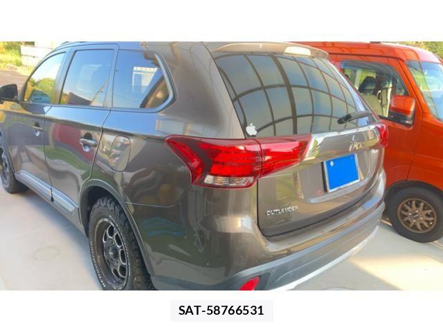 Mitsubishi OUTLANDER 2016-10 8563125-4