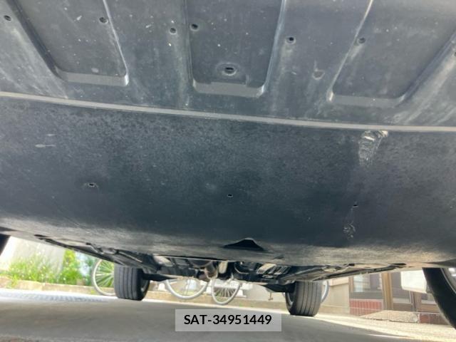 Mitsubishi OUTLANDER 2018-08 8745090-10