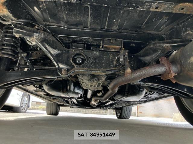 Mitsubishi OUTLANDER 2018-08 8745090-11