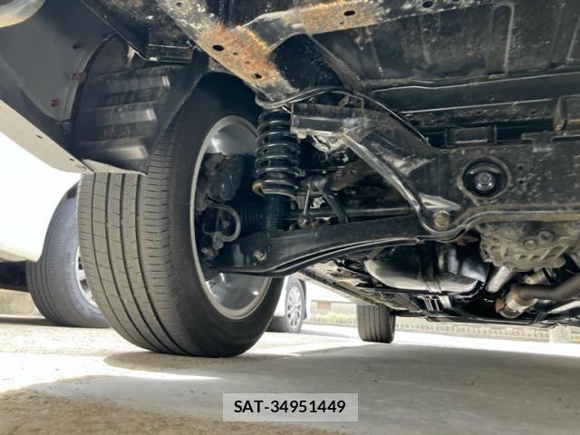 Mitsubishi OUTLANDER 2018-08 8745090-12