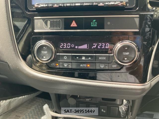 Mitsubishi OUTLANDER 2018-08 8745090-21