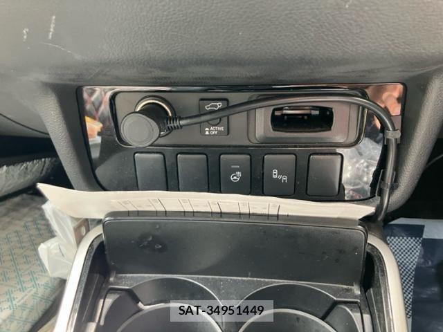 Mitsubishi OUTLANDER 2018-08 8745090-22