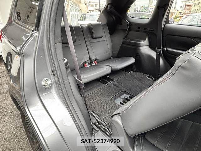 Mitsubishi OUTLANDER 2019-07 8850310-25