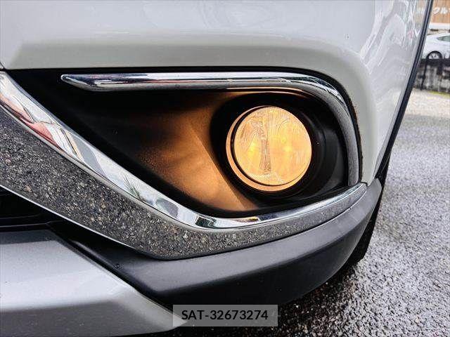 Mitsubishi OUTLANDER 2015-12 8871799-13
