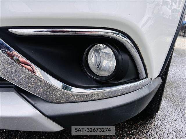 Mitsubishi OUTLANDER 2015-12 8871799-24