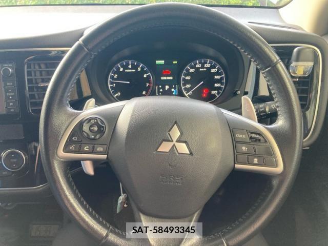 Mitsubishi OUTLANDER 2014-03 8881471-10