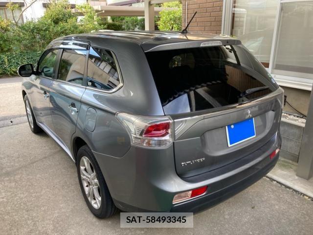 Mitsubishi OUTLANDER 2014-03 8881471-2