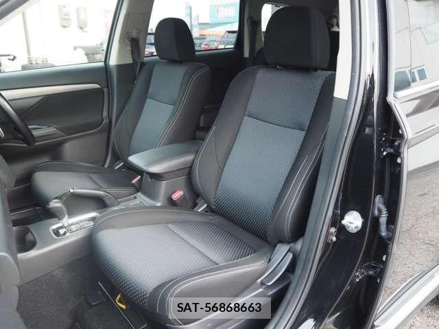 Mitsubishi OUTLANDER 2015-11 8884148-9