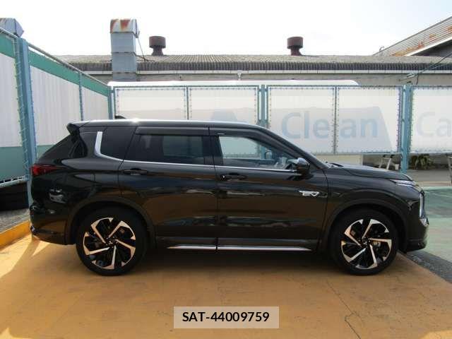 Mitsubishi OUTLANDER PHEV 2022-09 789894-5