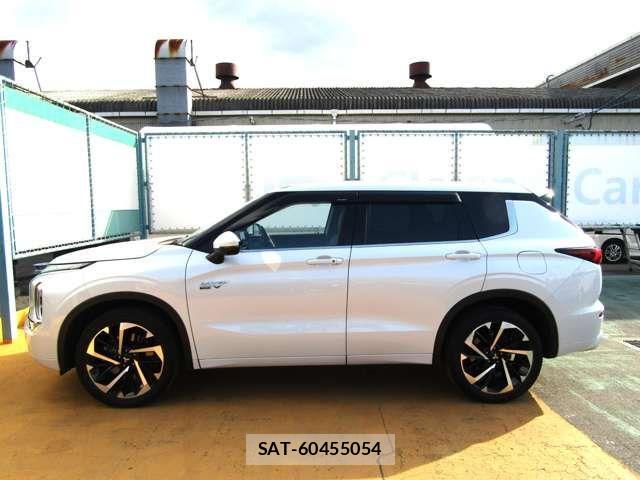 Mitsubishi OUTLANDER PHEV 2022-02 835663-9