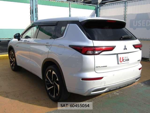 Mitsubishi OUTLANDER PHEV 2022-02 835663-8