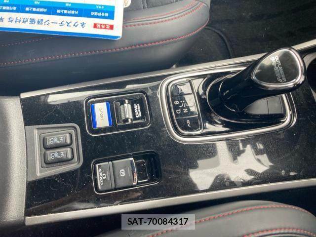 Mitsubishi OUTLANDER PHEV 2020-09 1208000-19