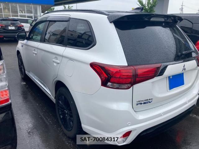 Mitsubishi OUTLANDER PHEV 2020-09 1208000-3