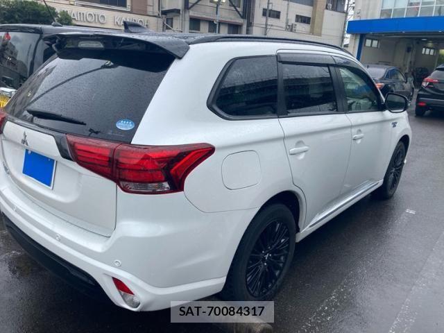Mitsubishi OUTLANDER PHEV 2020-09 1208000-4