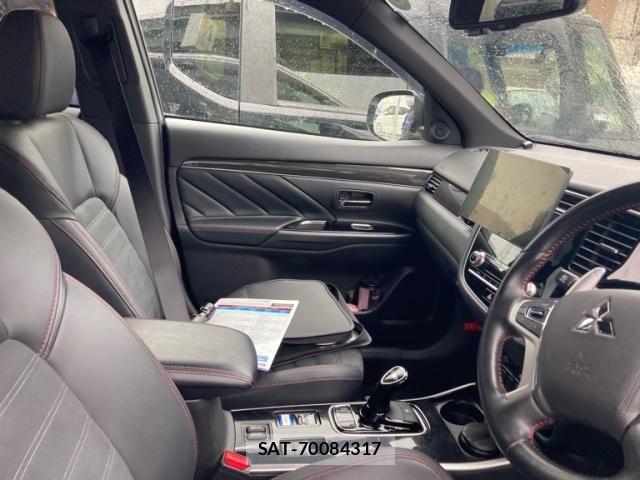 Mitsubishi OUTLANDER PHEV 2020-09 1208000-8