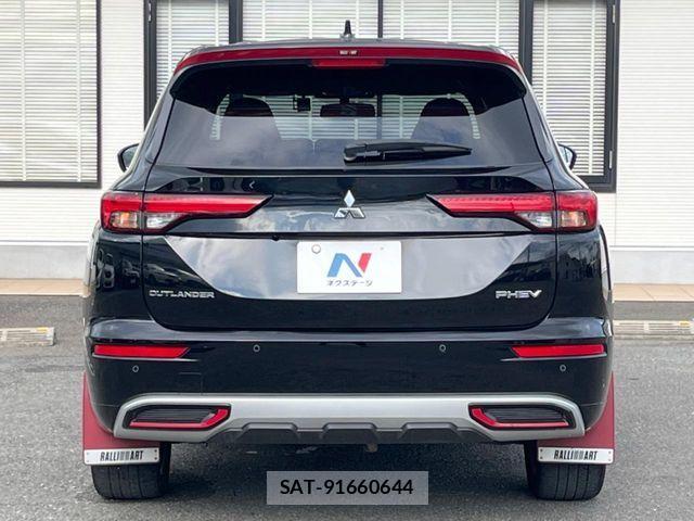 Mitsubishi OUTLANDER PHEV 2023-01 1314610-15