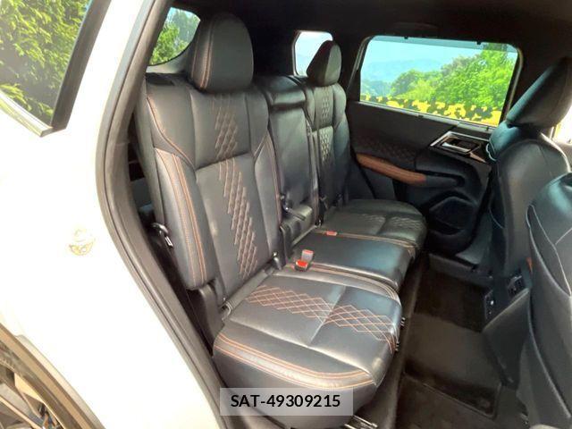 Mitsubishi OUTLANDER PHEV 2023-01 1318602-8