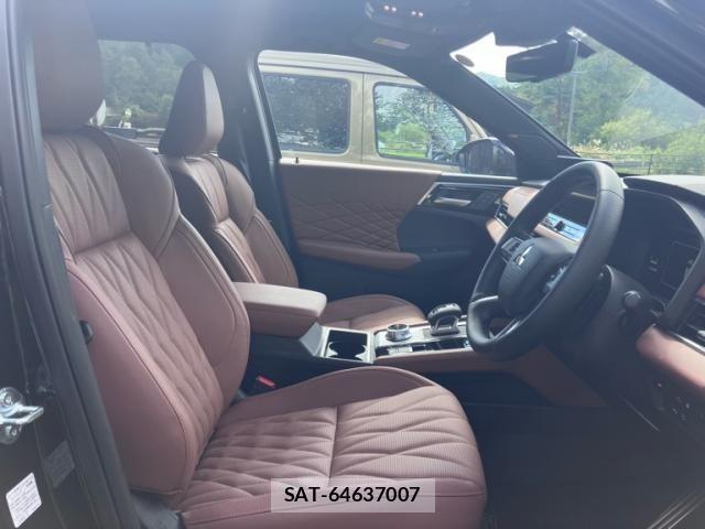 Mitsubishi OUTLANDER PHEV 2025-01 1320012-9
