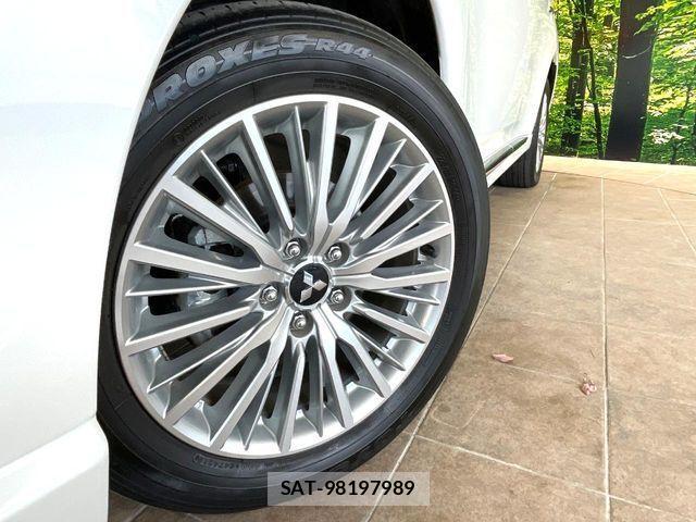 Mitsubishi OUTLANDER PHEV 2018-11 1663004-12