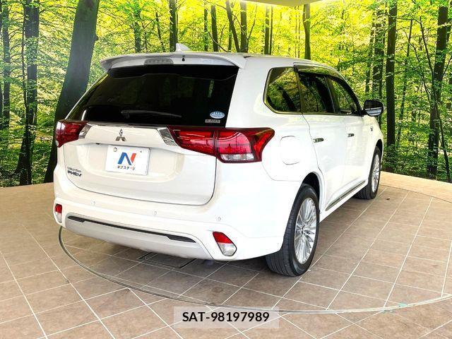 Mitsubishi OUTLANDER PHEV 2018-11 1663004-16