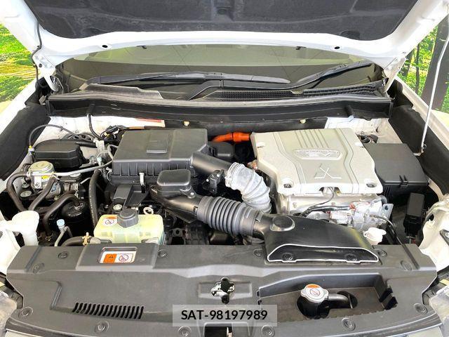 Mitsubishi OUTLANDER PHEV 2018-11 1663004-17