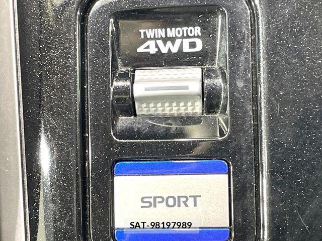 Mitsubishi OUTLANDER PHEV 2018-11 1663004-3