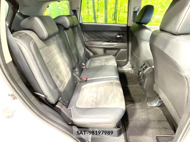 Mitsubishi OUTLANDER PHEV 2018-11 1663004-8