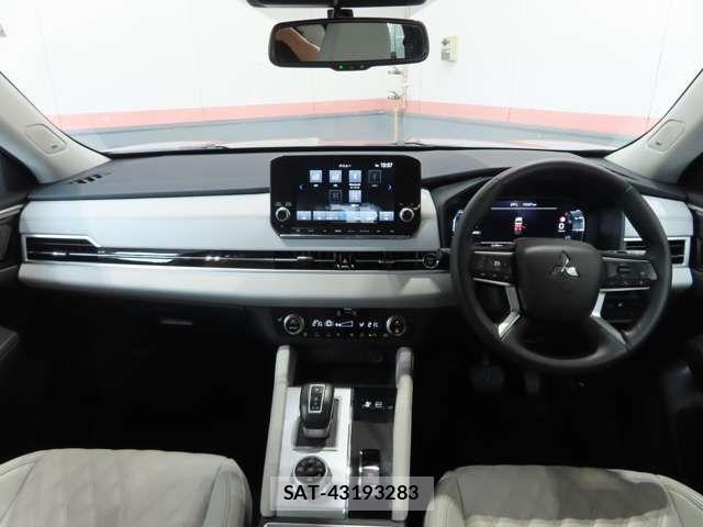 Mitsubishi OUTLANDER PHEV 2023-03 1694556-2