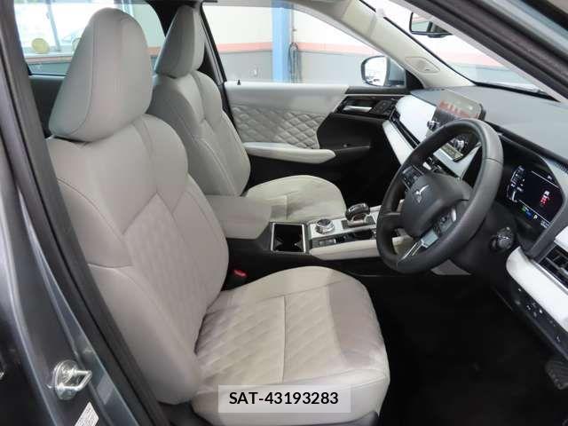 Mitsubishi OUTLANDER PHEV 2023-03 1694556-3