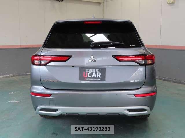 Mitsubishi OUTLANDER PHEV 2023-03 1694556-8