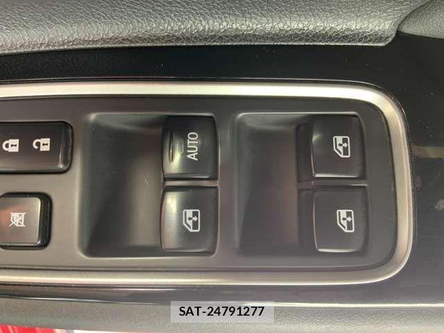 Mitsubishi OUTLANDER PHEV 2015-12 2447844-13