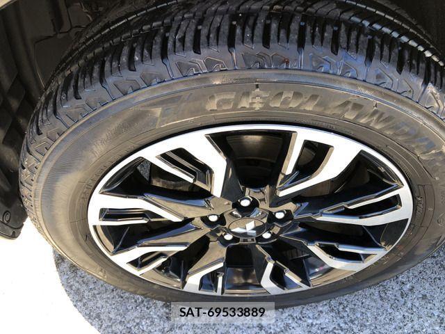 Mitsubishi OUTLANDER PHEV 2016-10 2673541-11