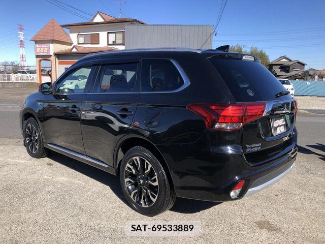 Mitsubishi OUTLANDER PHEV 2016-10 2673541-18