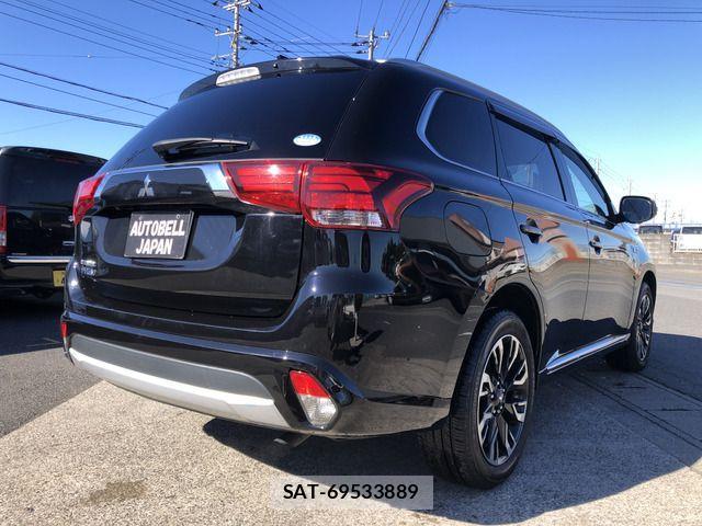 Mitsubishi OUTLANDER PHEV 2016-10 2673541-1