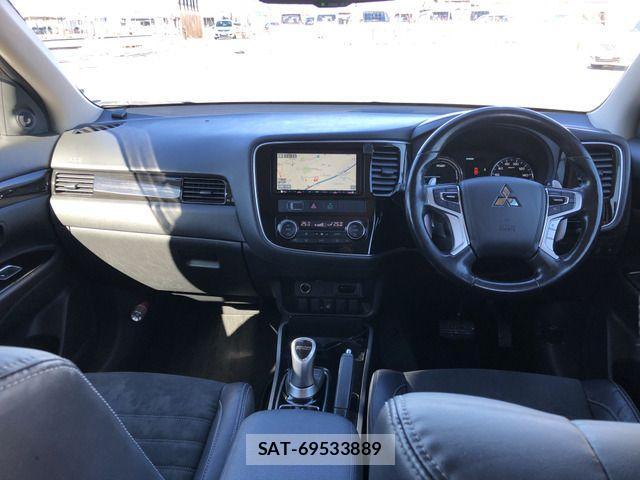 Mitsubishi OUTLANDER PHEV 2016-10 2673541-2