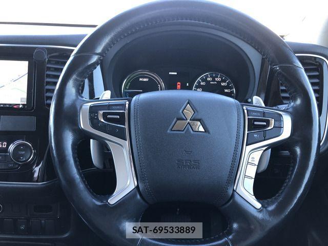 Mitsubishi OUTLANDER PHEV 2016-10 2673541-8