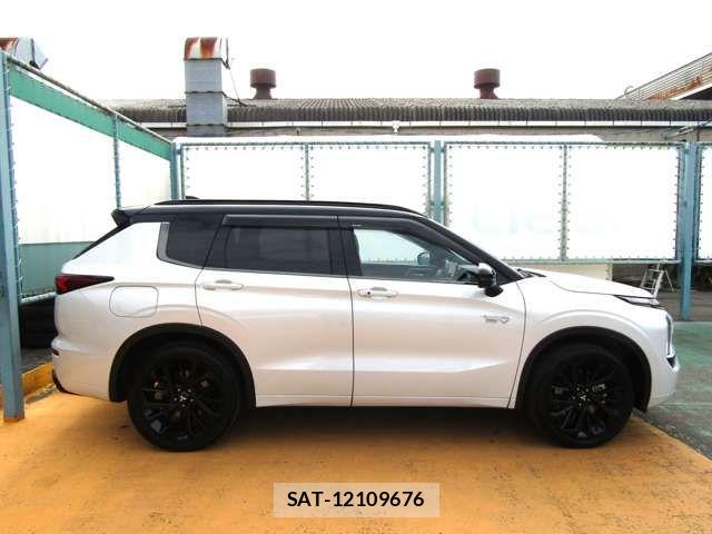 Mitsubishi OUTLANDER PHEV 2024-02 2673466-5