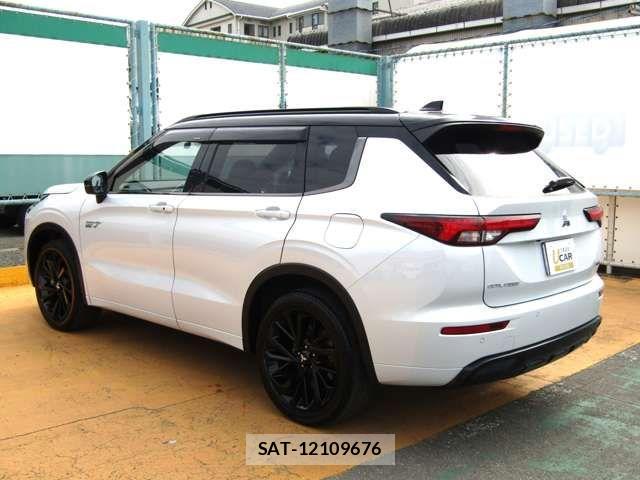 Mitsubishi OUTLANDER PHEV 2024-02 2673466-6