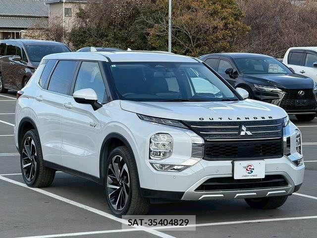 Mitsubishi OUTLANDER PHEV 2023-06 3067386-13