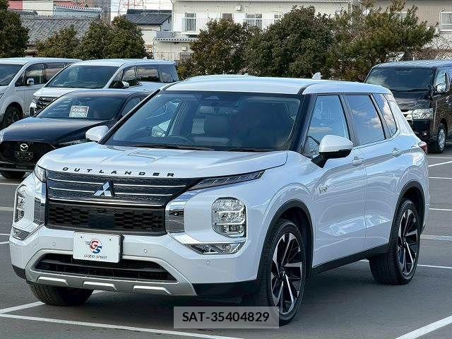 Mitsubishi OUTLANDER PHEV 2023-06 3067386-14
