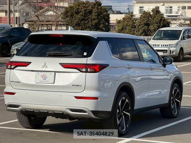 Mitsubishi OUTLANDER PHEV 2023-06 3067386-15