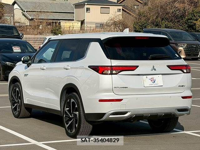 Mitsubishi OUTLANDER PHEV 2023-06 3067386-16